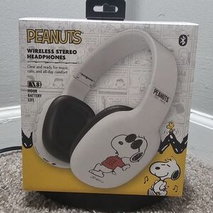 Peanuts Wireless Stereo Headphones